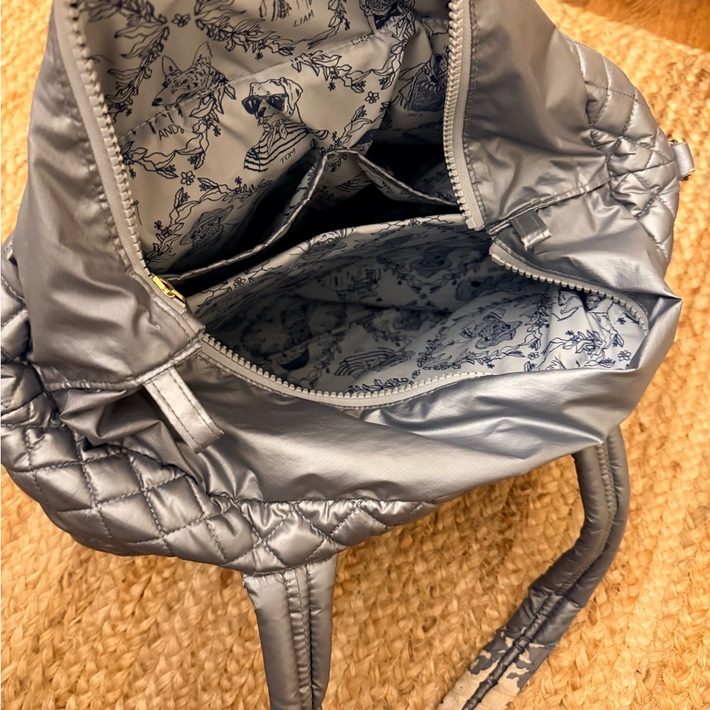 Oliver Thomas Metallic Slated Quilted Tote Bag - Picture 4 of 4